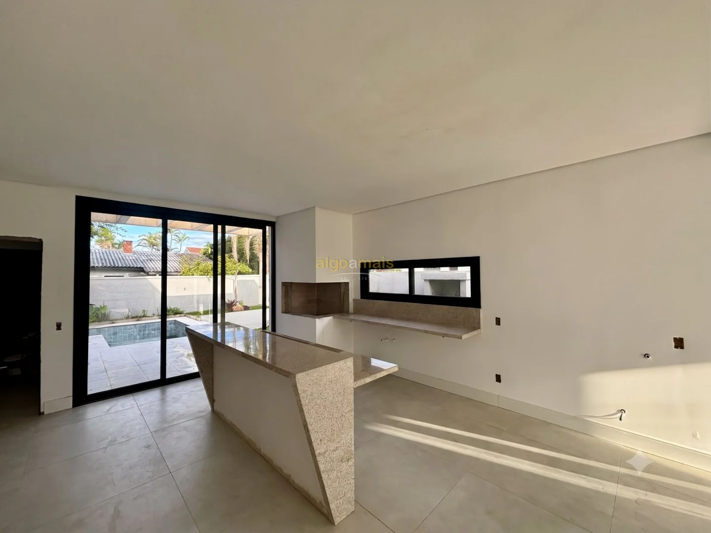 Casa, 4 quartos, 230 m² - Foto 3