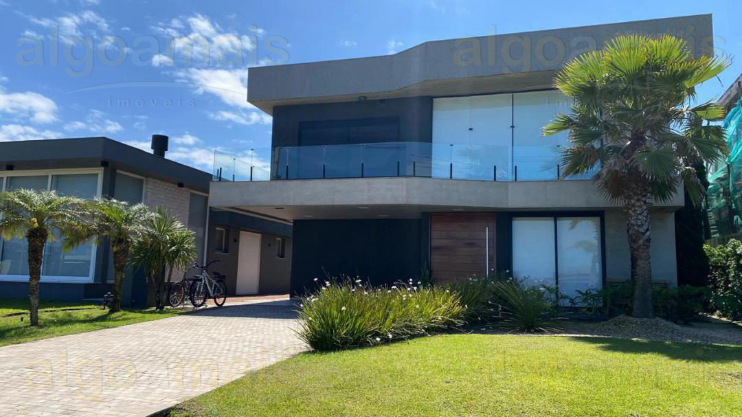 Casa em Condominio Mobiliada com piscina em Capão da Canoa - Condominio Costa Serena — Capão Novo — Capão da Canoa