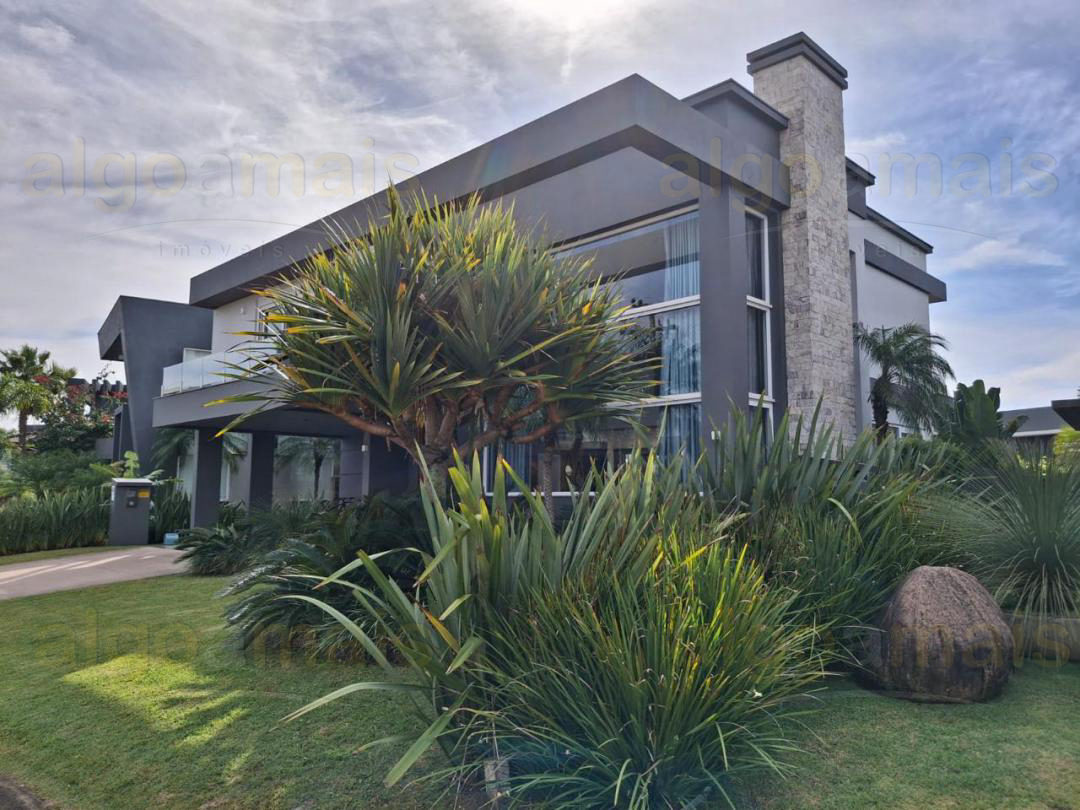 Casa de Luxo em Condominio Malibu Beach Residence - 322m², Piscina e Quadras Esportivas — Centro — Xangri-Lá
