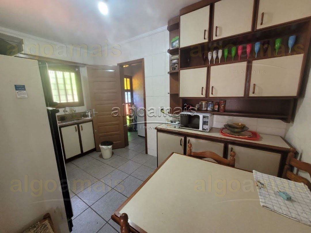 Casa, 3 quartos, 250 m² - Foto 9