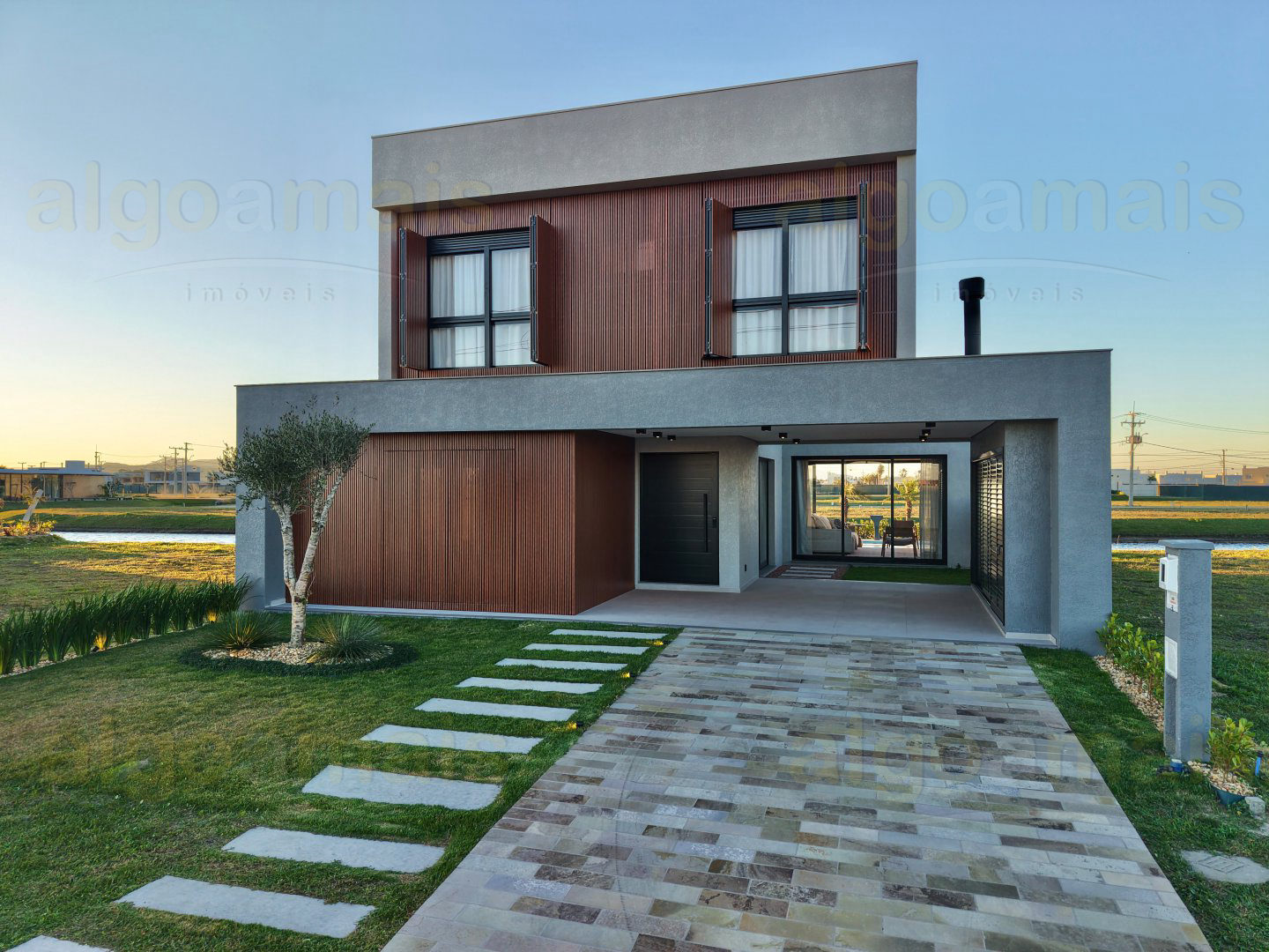 Casa em Condominio Mobiliada em Xangri-Lá - Condominio Zen - Venda — Maristela — Xangri-Lá