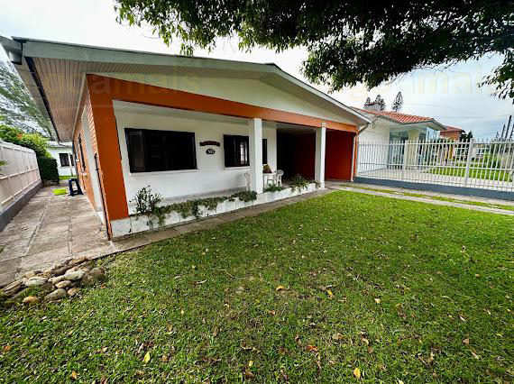 Casa Mobiliada à venda em Xangri-Lá, Centro, próxima do mar! — Centro — Xangri-Lá
