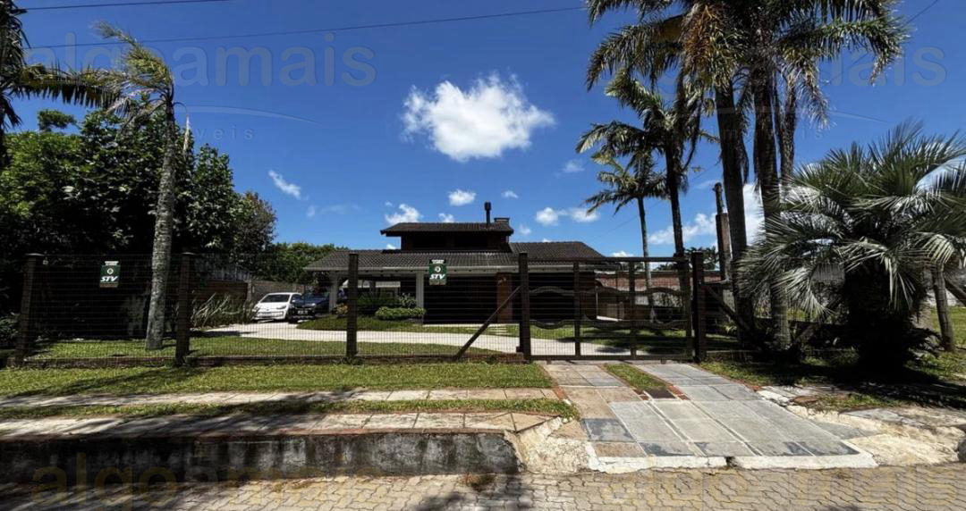 Casa à Venda em Atlântida, Xangri-Lá - Mobiliada e com Piscina — Atlântida — Xangri-Lá