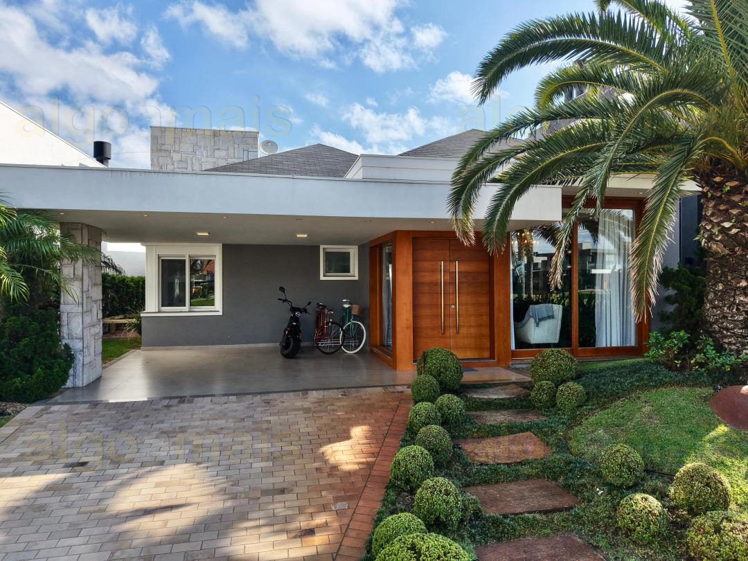 Casa em Condominio à venda em Capão da Canoa - Condominio Capão Ilhas Resort - Mobiliada - 210m² — Parque Antártica — Capão da Canoa