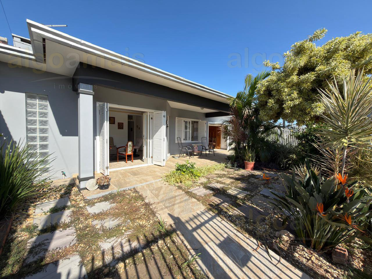 Casa, 4 quartos, 263 m² - Foto 2