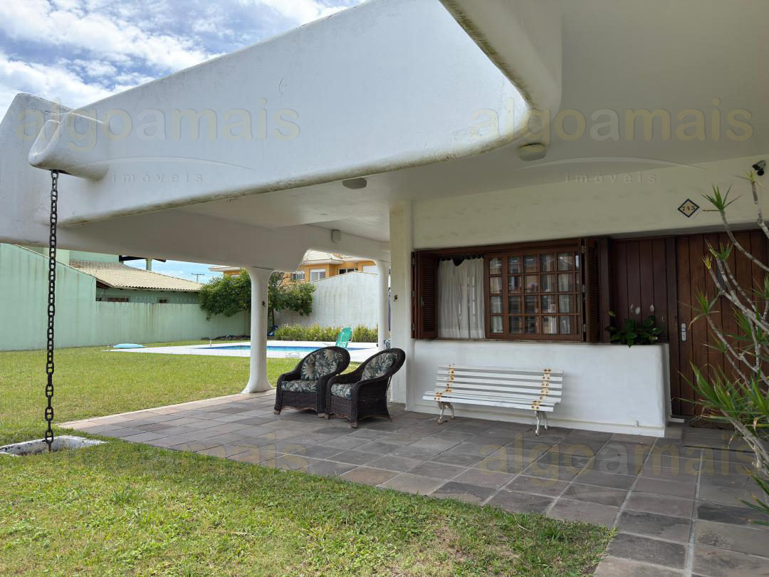 Casa mobiliada com piscina em Atlântida, 1 quadra do mar, 2 terrenos, Xangri-Lá- Venda — Atlântida — Xangri-Lá
