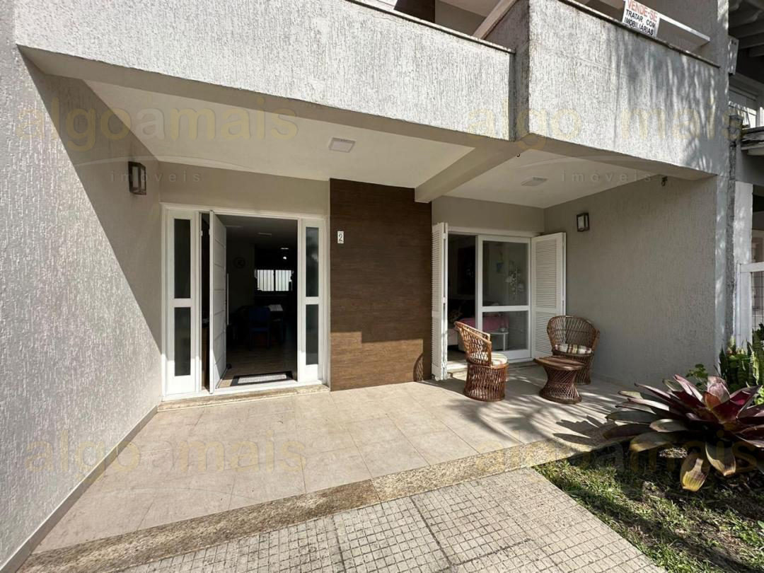 Excelente Sobrado Mobiliado no Centro de Xangri-Lá - Venda — Centro — Xangri-Lá