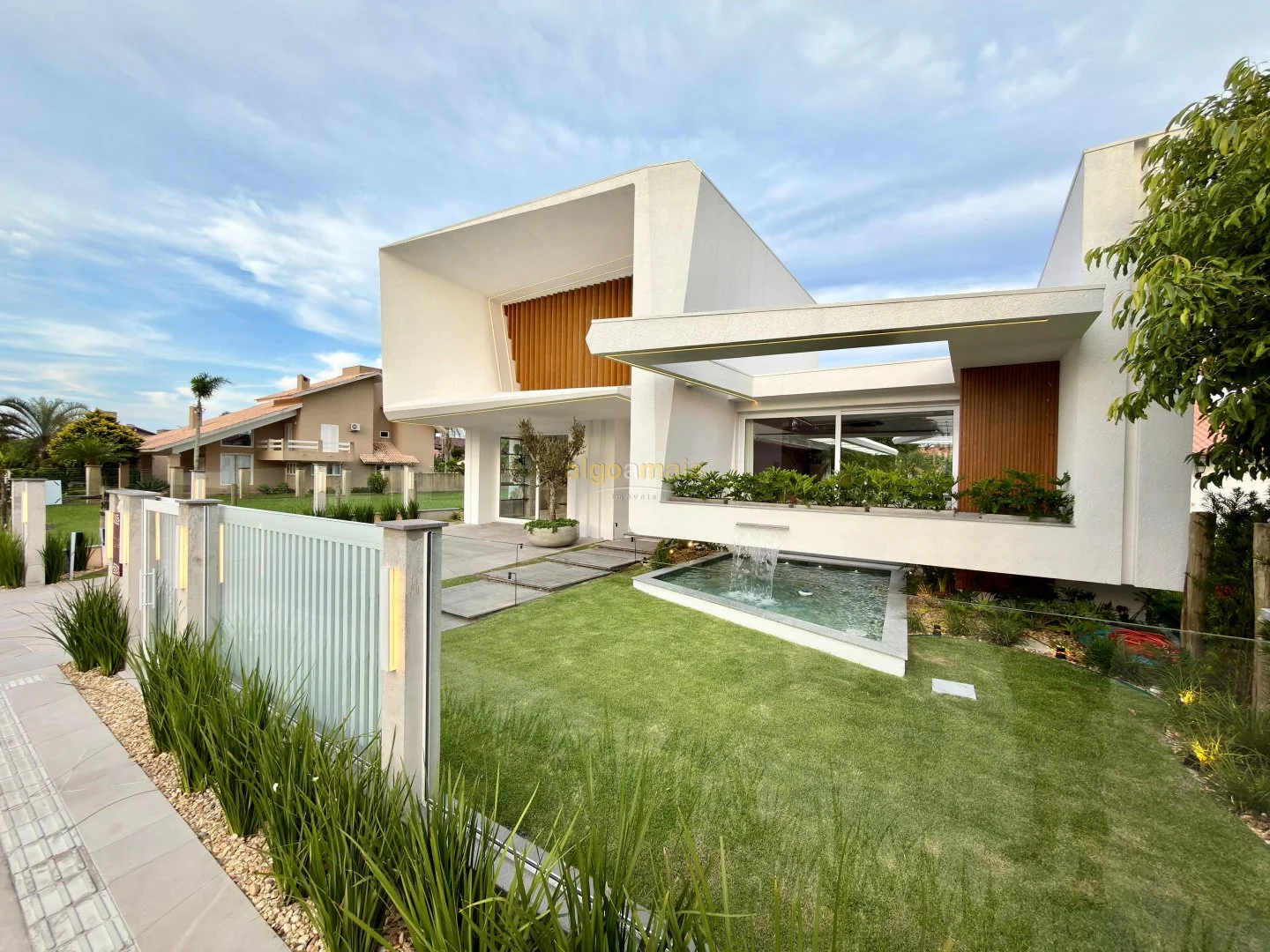 Casa à venda em Xangri-Lá na praia de Atlântida, próxima do mar! — Atlântida — Xangri-Lá