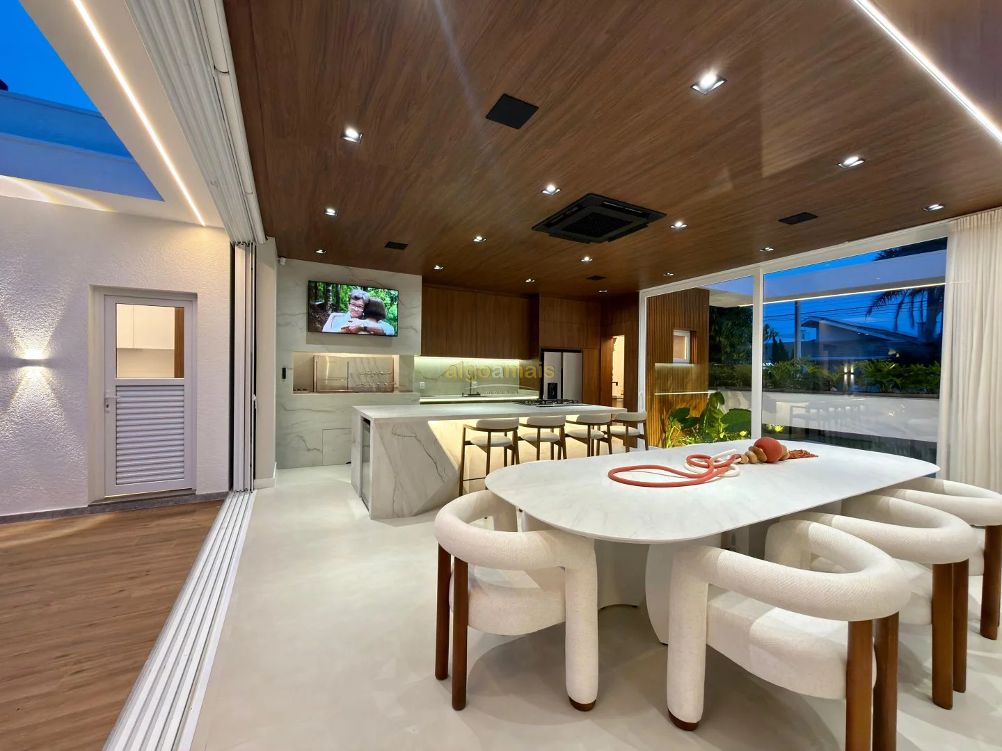 Casa, 4 quartos, 305 m² - Foto 39