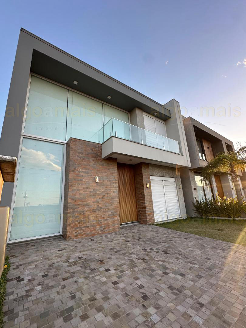 Sobrado mobiliado à venda em Xangri-Lá, no bairro Santorini - Loteamento Santorini — Centro — Xangri-Lá