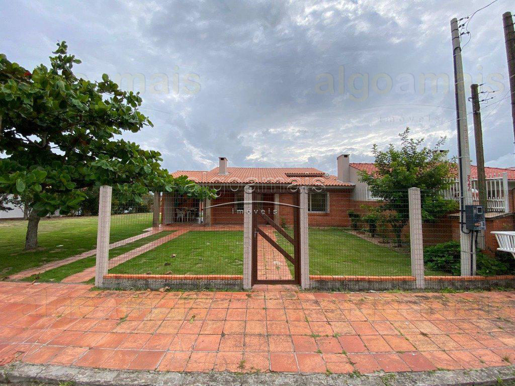 Casa Mobiliada à venda em Xangri-Lá, Arpoador, 2 terrenos, próximo do mar - 139.58m² — Arpoador — Xangri-Lá