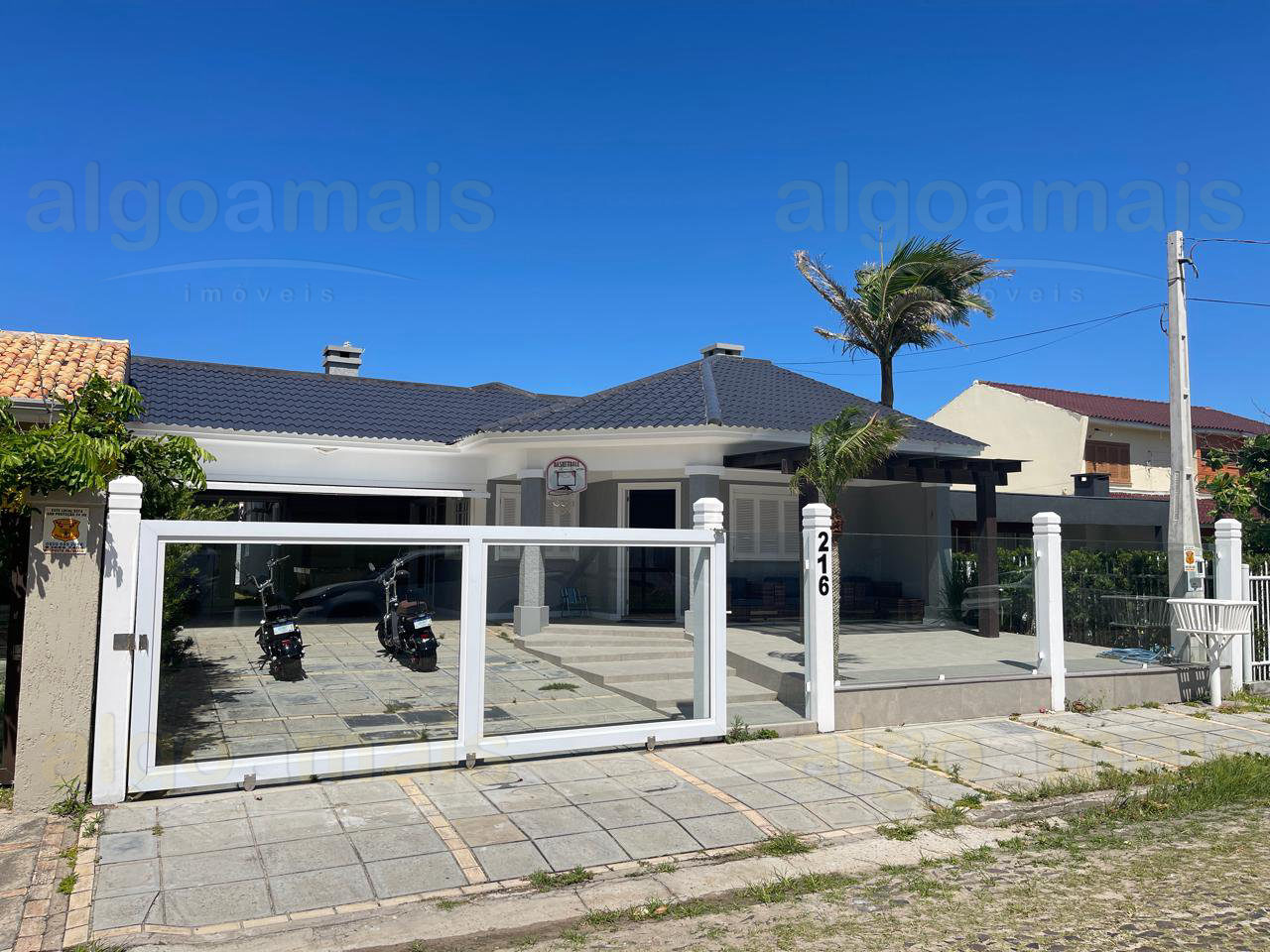 Casa, 4 quartos, 210 m² - Foto 2