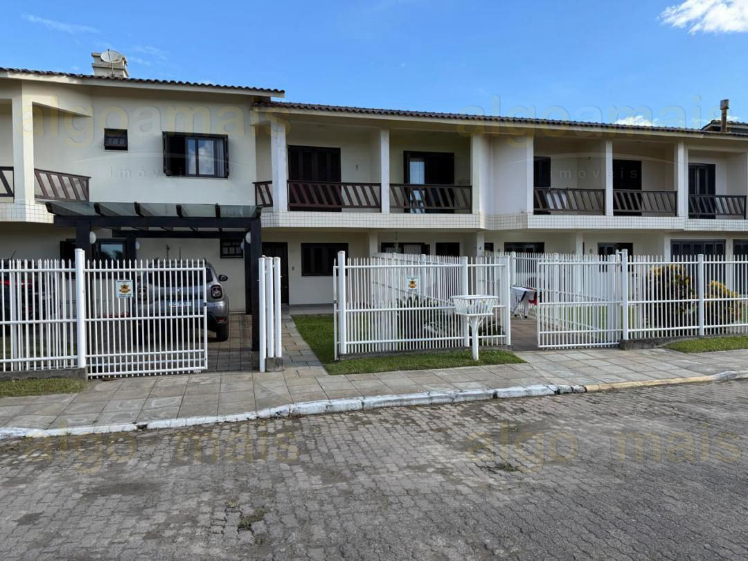 Sobrado Mobiliado em Maristela, Xangri-Lá, próxima do mar, frente norte - Venda — Maristela — Xangri-Lá