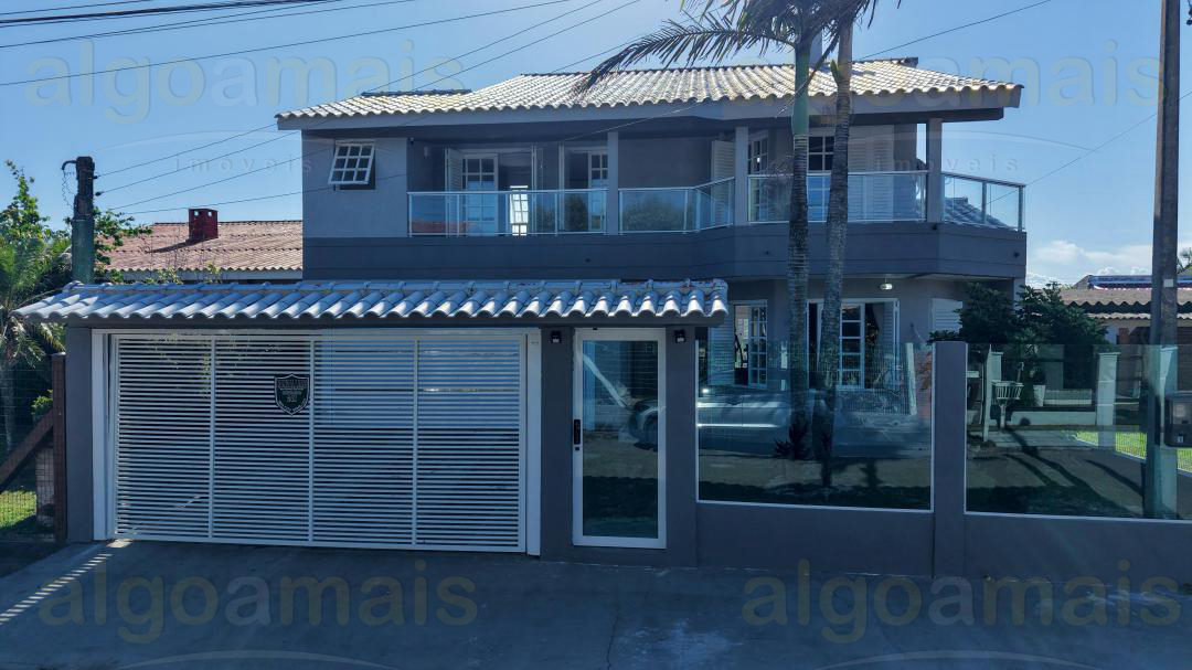 Sobrado Mobiliado com Piscina em Xangri-Lá na praia de Rainha do Mar — Rainha Do Mar — Xangri-Lá