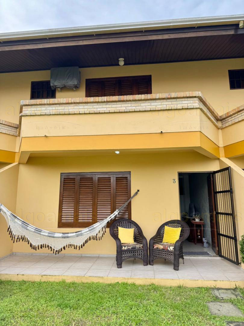 Sobrado Mobiliado à venda em Xangri-Lá, Centro, próximo do mar - Churrasqueira, Lareira e Varanda — Centro — Xangri-Lá