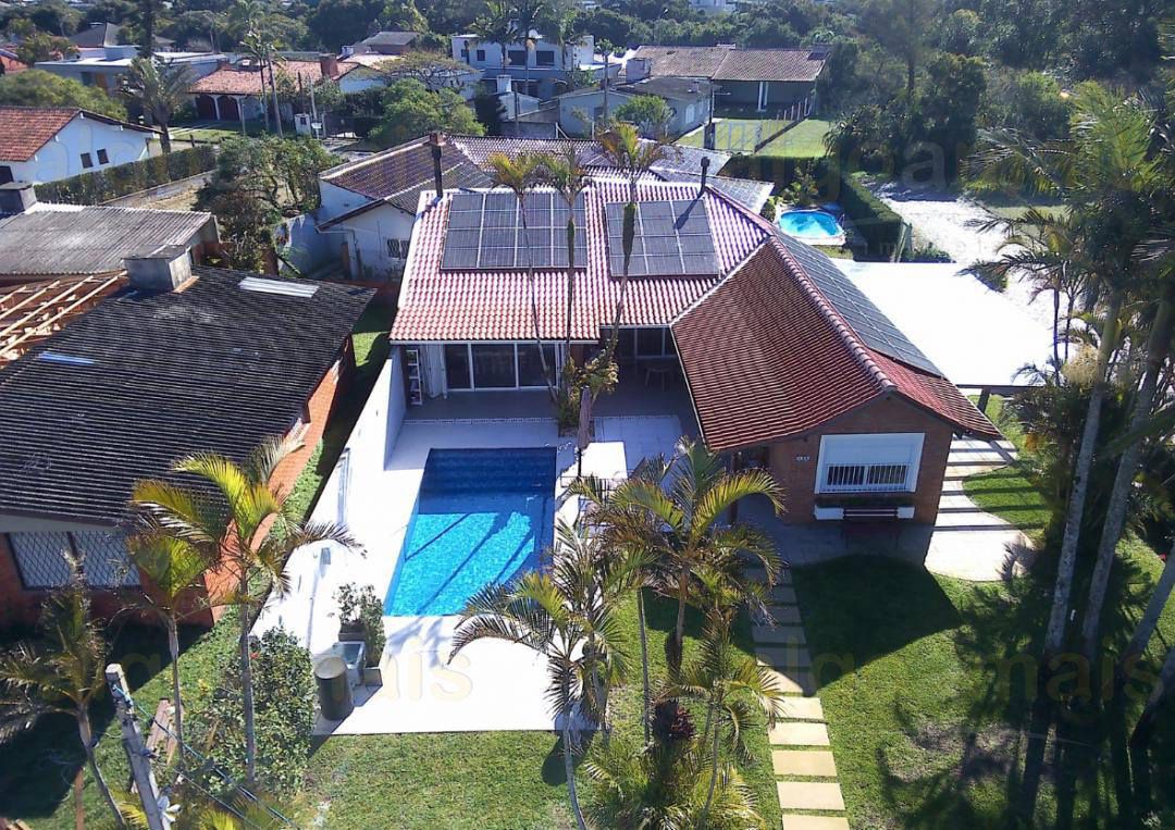 Casa mobiliada com piscina em Atlântida, Xangri-Lá, esquina - Venda — Atlântida — Xangri-Lá