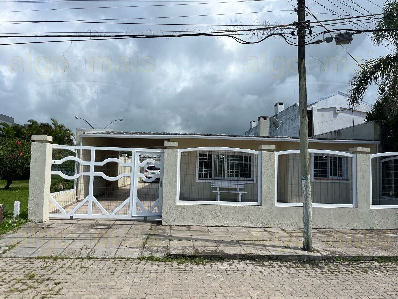 Casa mobiliada à venda em Xangri-Lá, Centro - Próxima do mar — Centro — Xangri-Lá