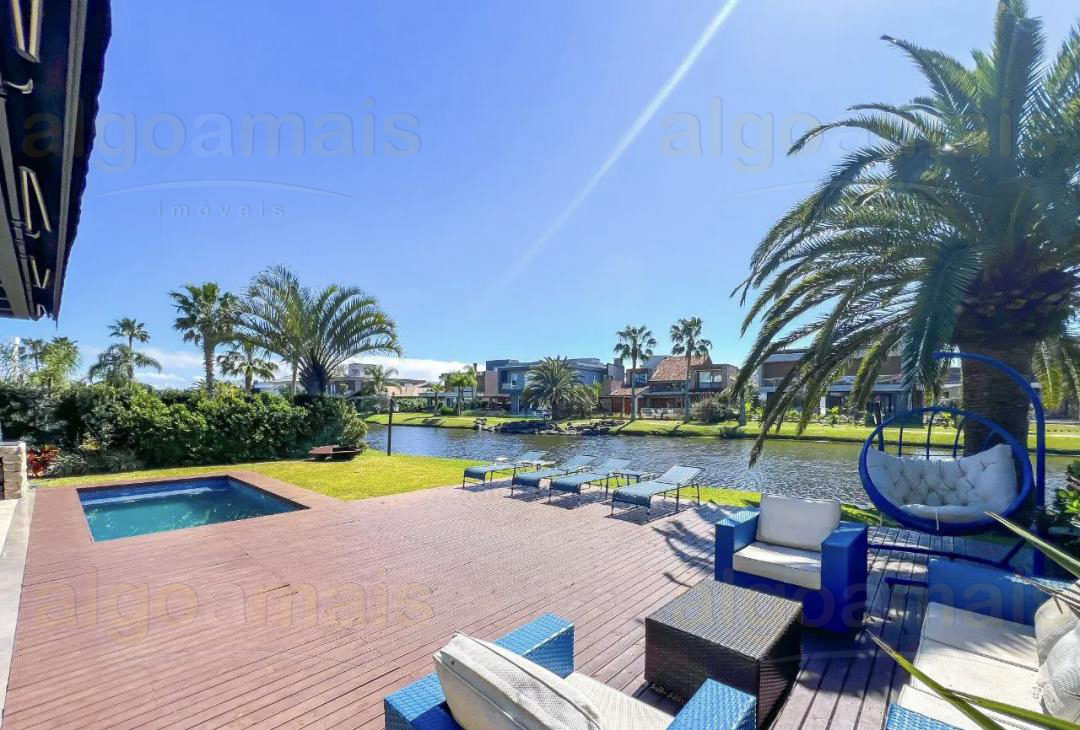 Casa em Condominio à venda em Condominio Villagio de Atlantida, Xangri-Lá - Mobiliada e Decorada! — Atlântida — Xangri-Lá