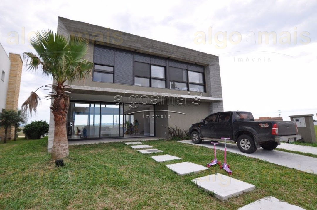 Casa em Condominio, 4 dormitórios em Condominio Celebration, Xangri-Lá — Maristela — Xangri-Lá