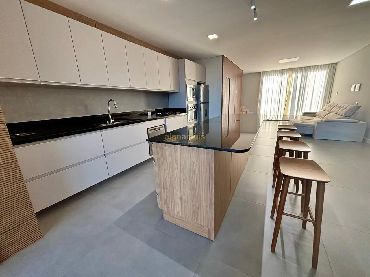 Sobrado, 3 quartos, 278 m² - Foto 2