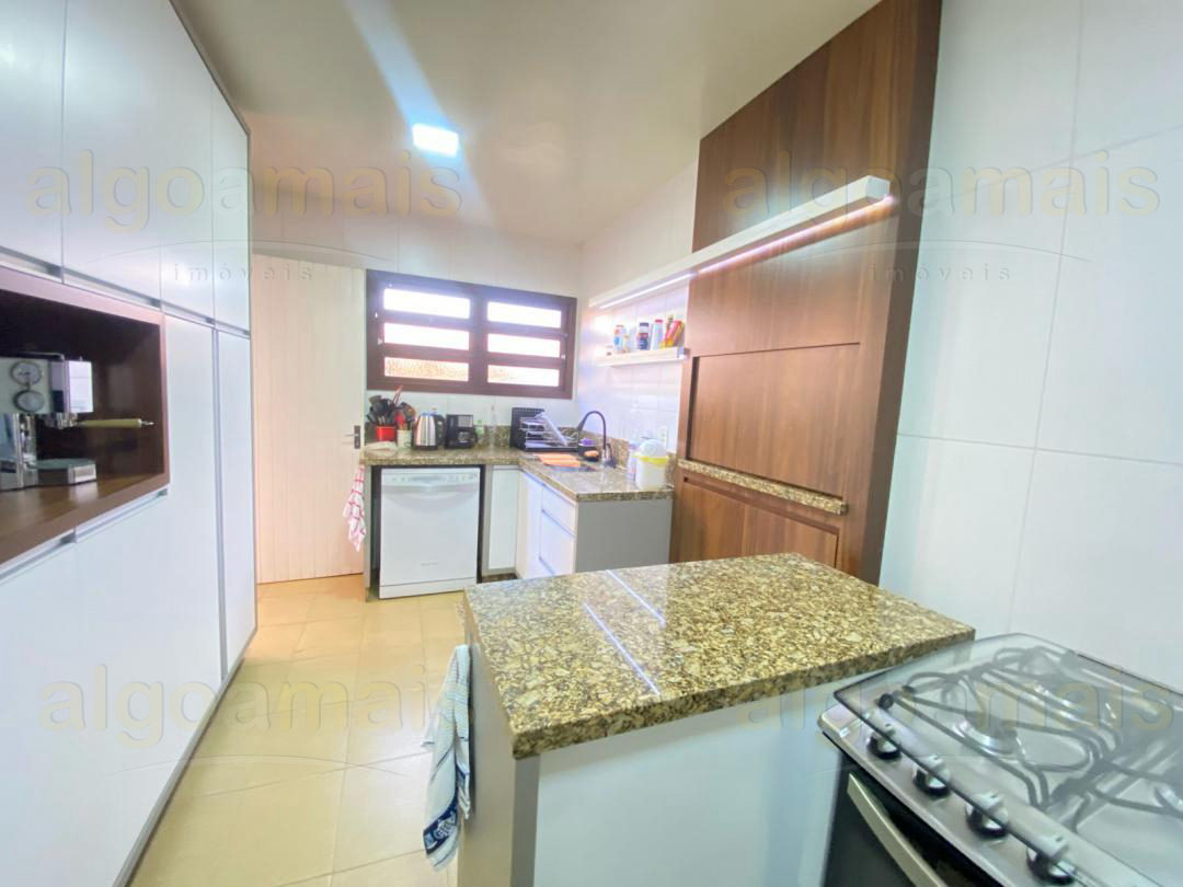 Casa, 3 quartos, 219 m² - Foto 14