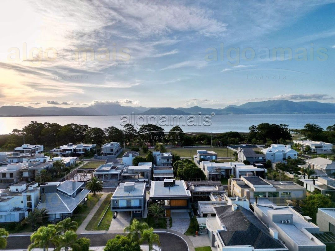 Casa em Condominio, 5 dormitórios em Condominio Velas da Marina, Capão da Canoa — Zona Nova — Capão da Canoa
