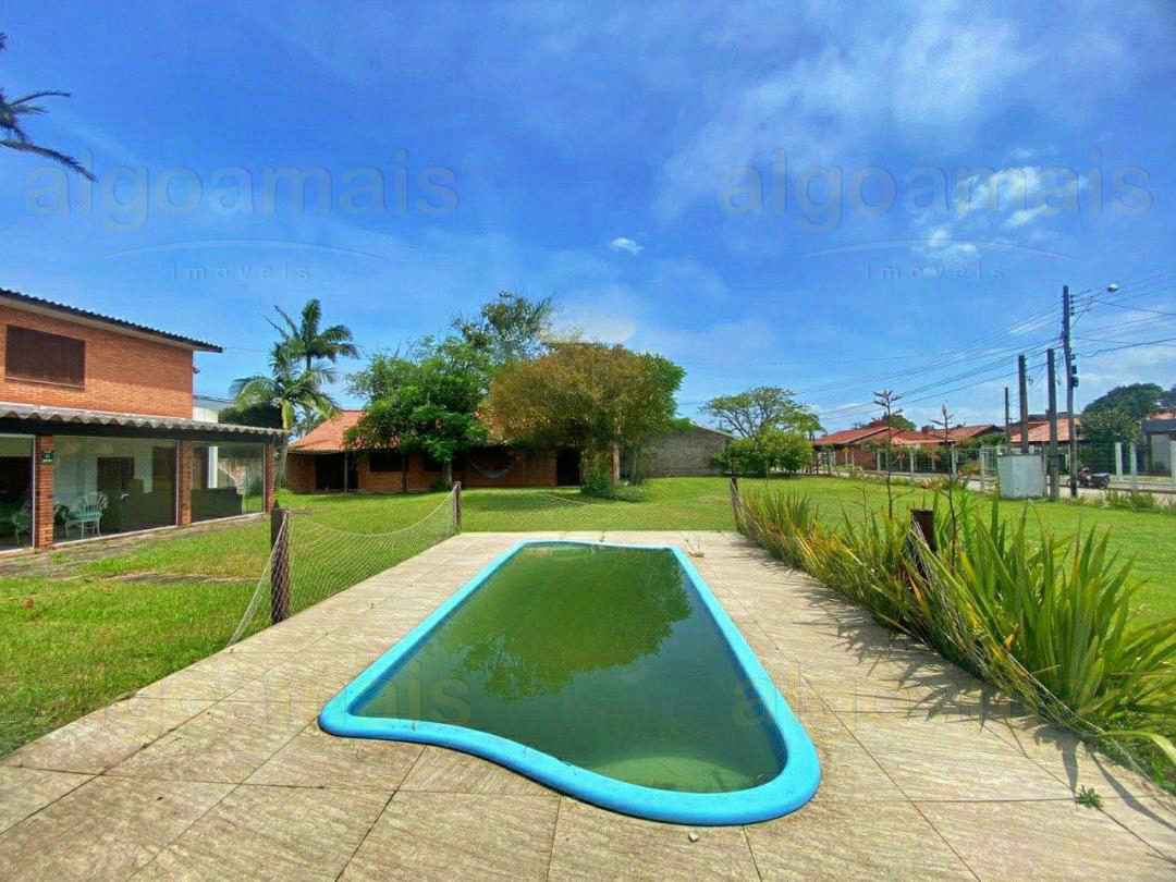 Casa 4 dormitórios no Bairro Atlântida — Atlântida — Xangri-Lá