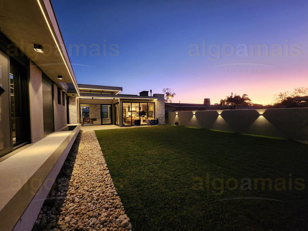 Casa, 4 quartos, 260 m² - Foto 35