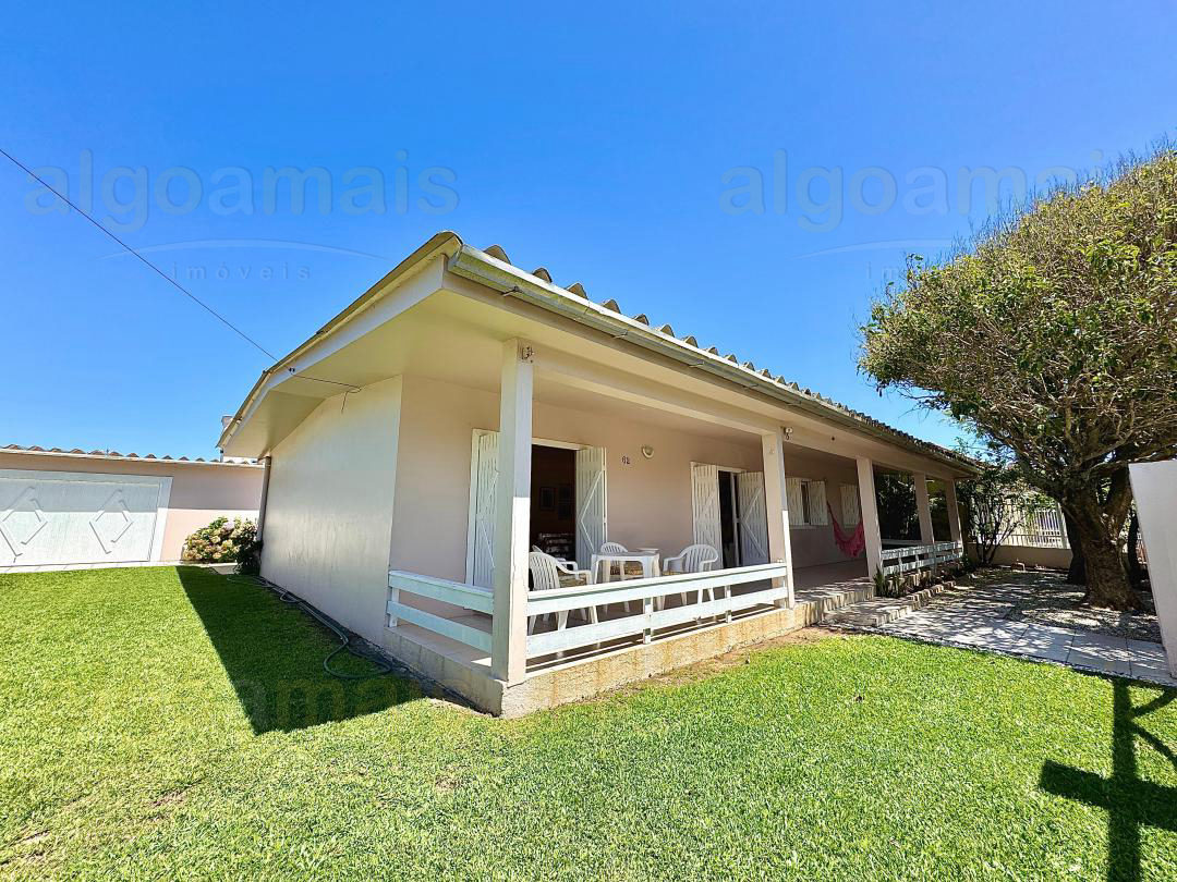 Casa Mobiliada à venda em Xangri-Lá, Noiva do Mar - Imóvel com churrasqueira, lareira e varanda gourmet — Noiva do Mar — Xangri-Lá