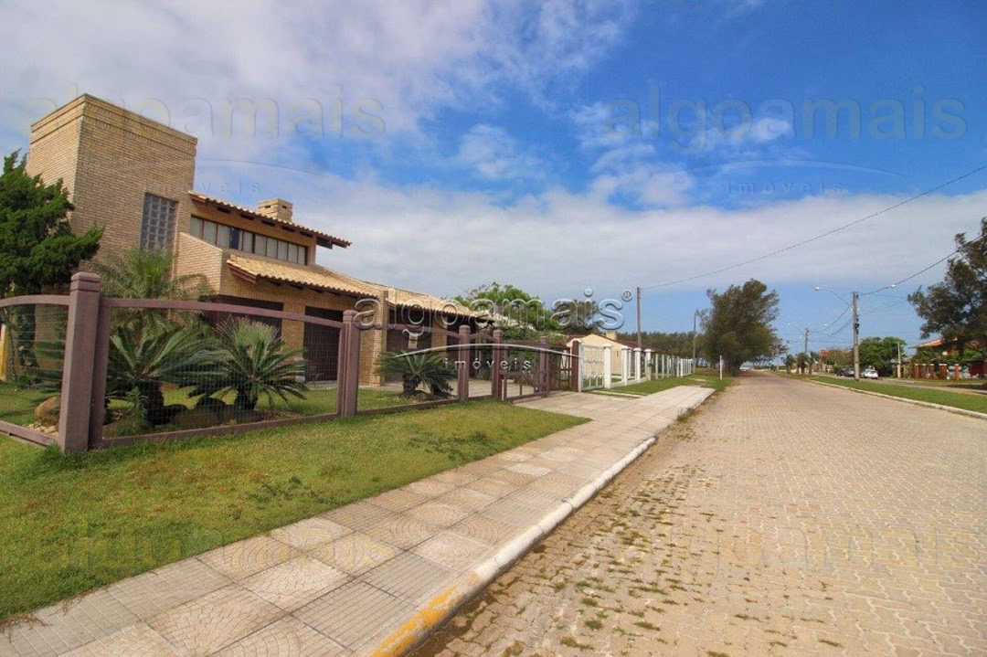 Sobrado Mobiliado à venda em Xangri-Lá, Bairro Remanso - 142.5m² — Remanso — Xangri-Lá