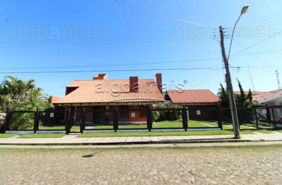 Sobrado, 4 dormitórios - Centro, Xangri-Lá — Centro — Xangri-Lá