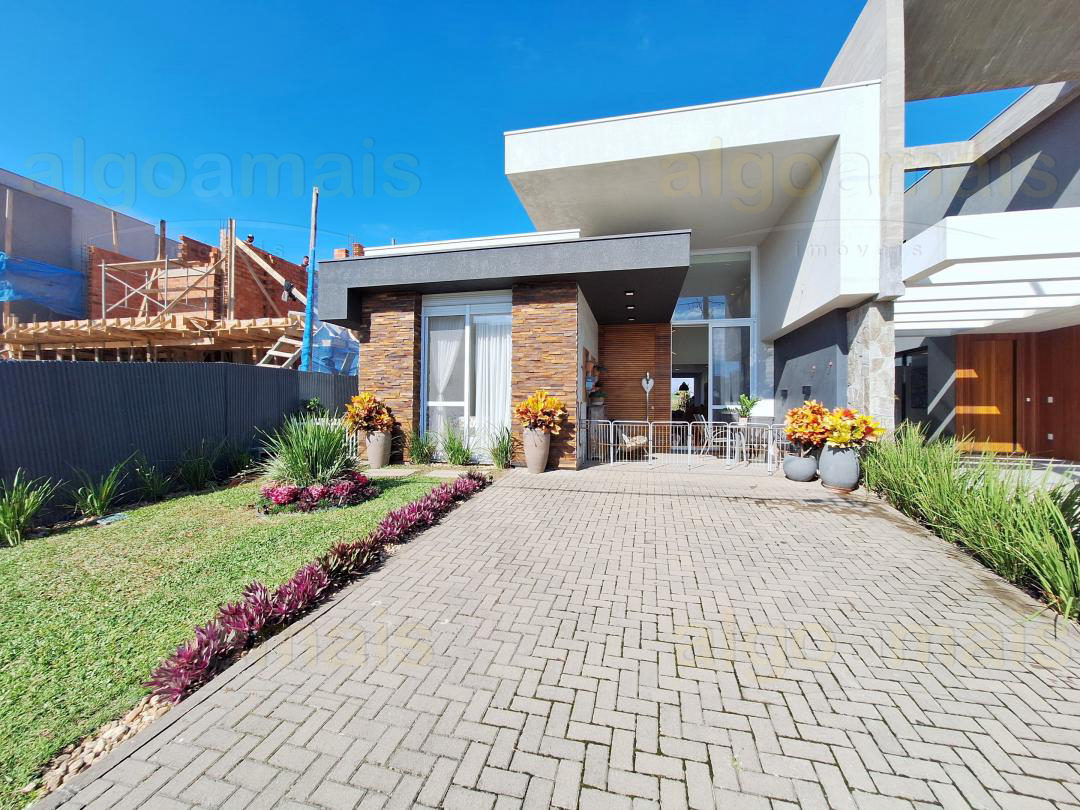 Casa em Condominio Mobiliada em Condominio Blue Xangri-La - Venda em Xangri-Lá — Centro — Xangri-Lá