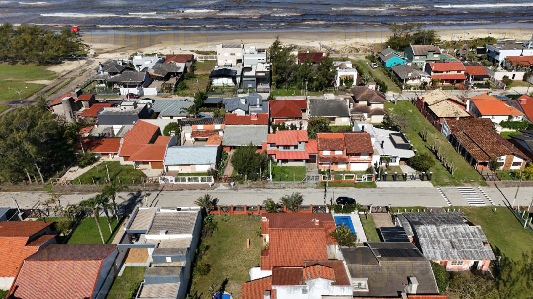 Casa, 3 quartos, 211 m² - Foto 2