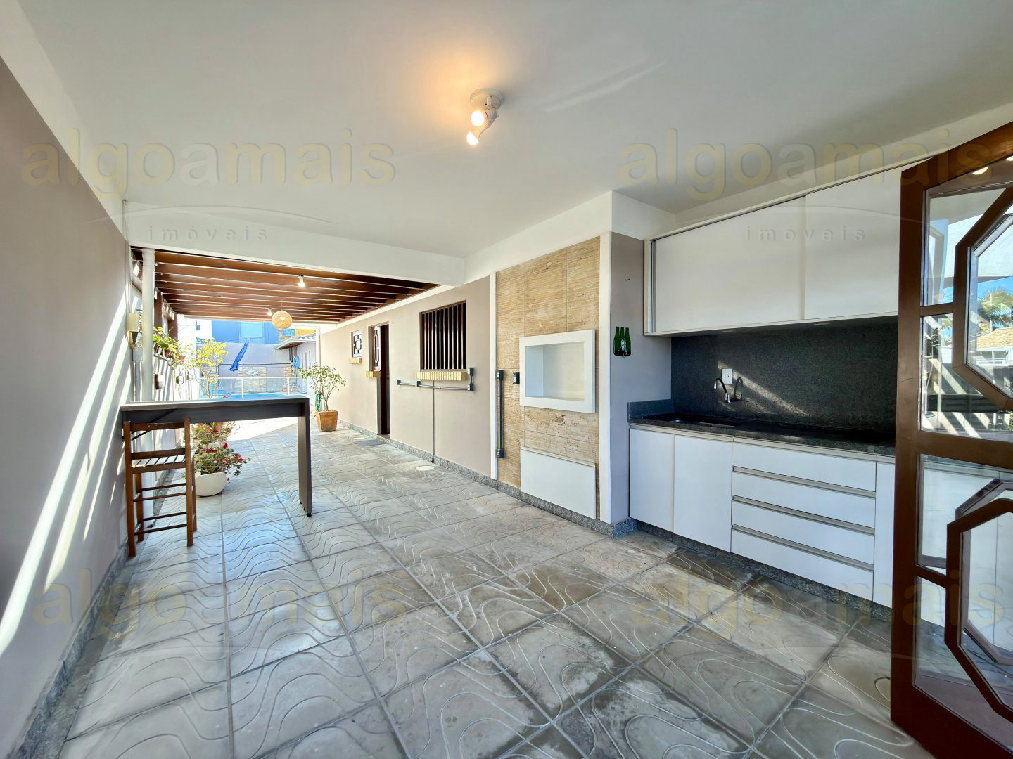 Casa, 3 quartos, 222 m² - Foto 2
