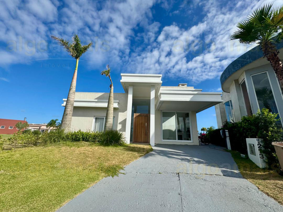 Casa à venda em Condominio Riviera Xangri-La: Mobiliada e com Área de Lazer Completa — Rainha Do Mar — Xangri-Lá