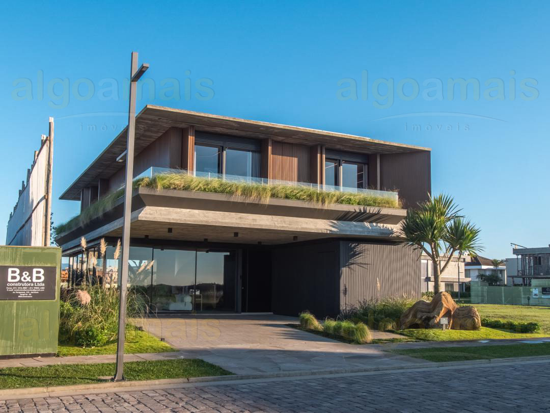 Casa em Condominio Mobiliada em Xangri-Lá - Condominio Los Cobos com Piscina, Churrasqueira e Quadras — Centro — Xangri-Lá