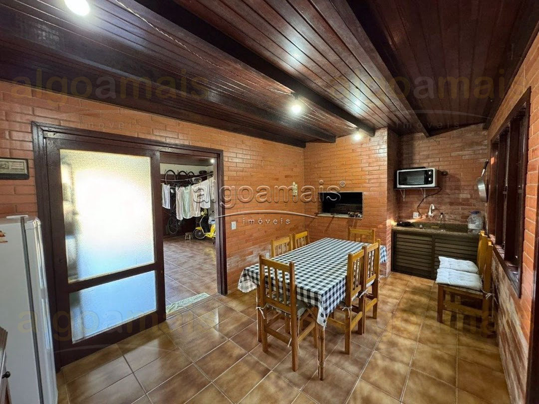 Casa, 3 quartos, 229 m² - Foto 10