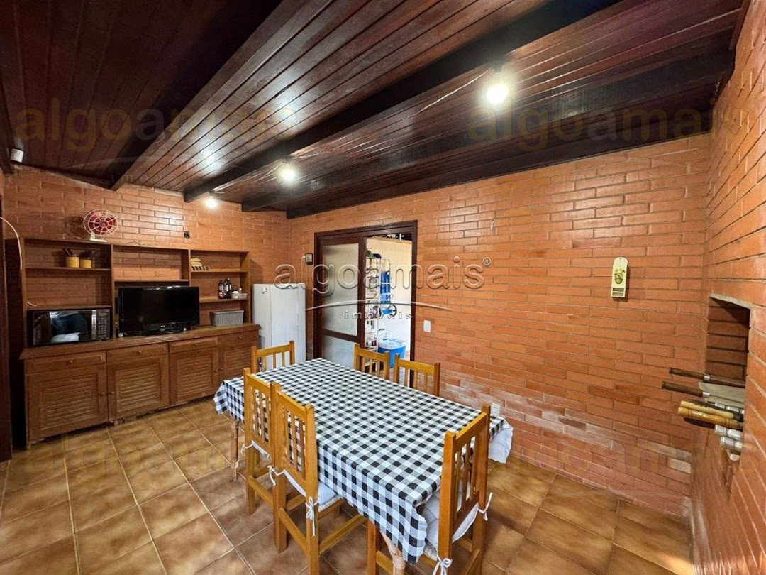 Casa, 3 quartos, 229 m² - Foto 24
