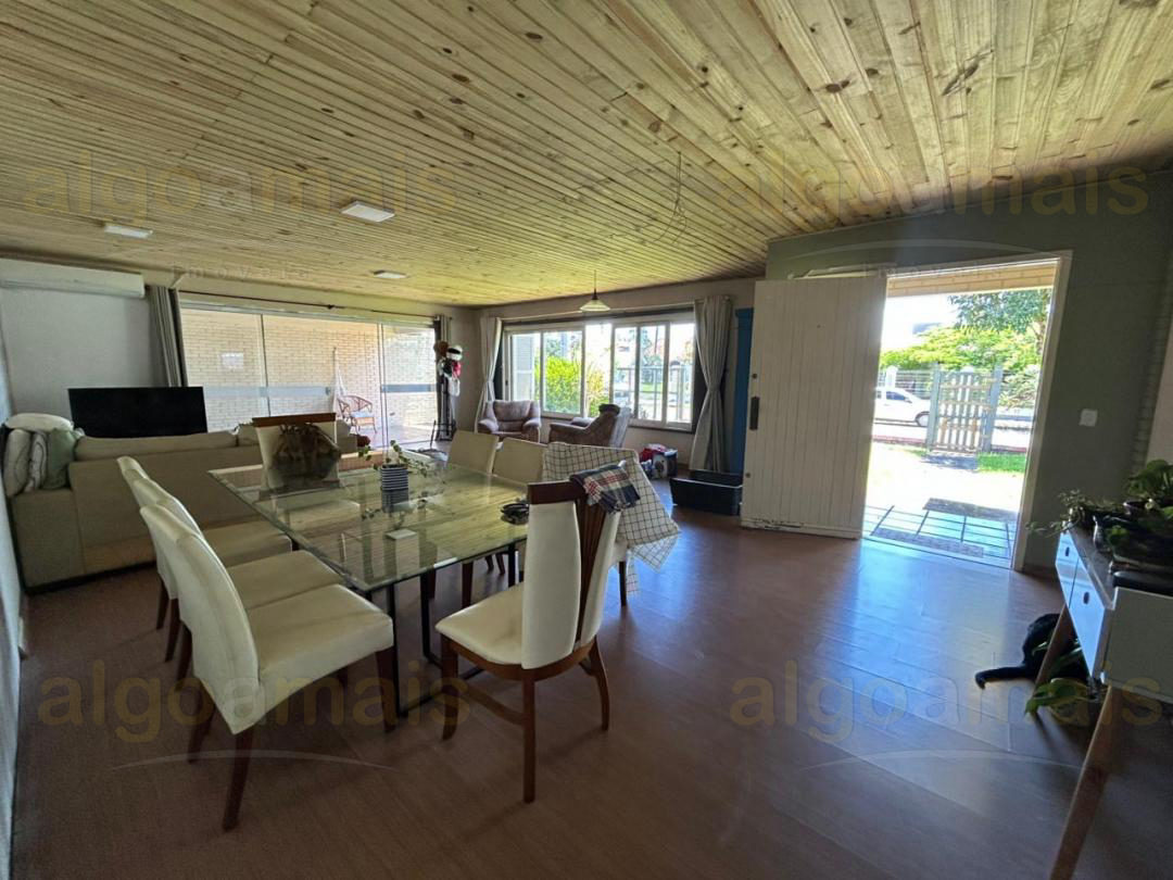 Casa, 3 quartos, 262 m² - Foto 4